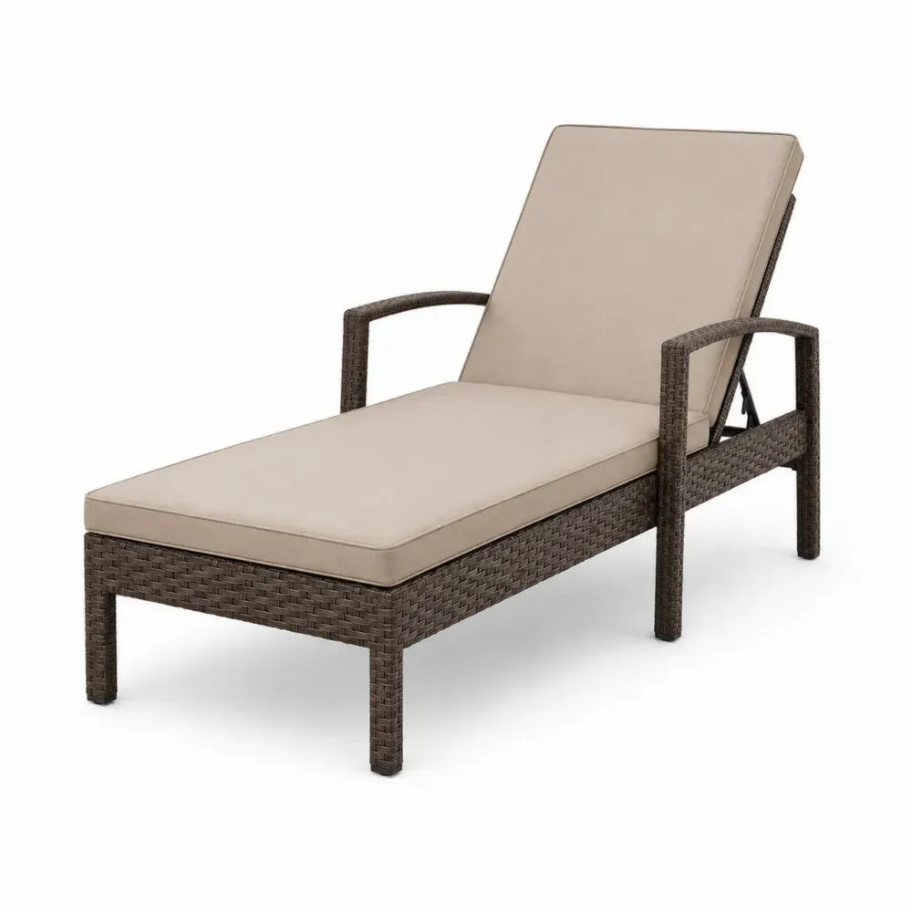 Sonnenliege mit Armlehnen verstellbar PE Rattan Stahlrahmen und Auflage rechteckig Dunkelbraun Beige 195 x 70 x 35-90 cm